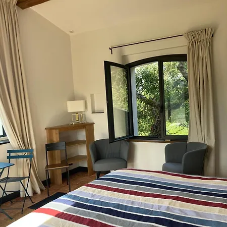 La Haute Combe Oda ve Kahvaltı Liré